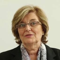 Mª Teresa Estrach Panella